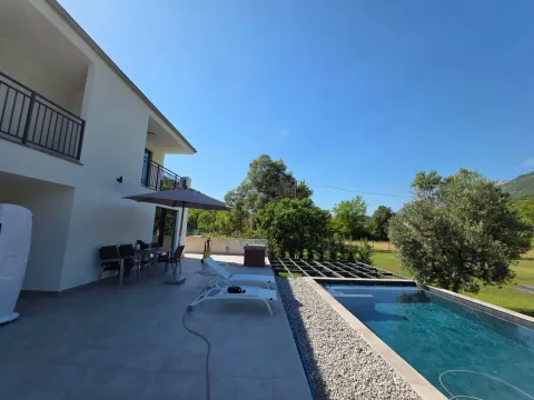 Sale, house, 180m², Radanovići, Kotor - image 2