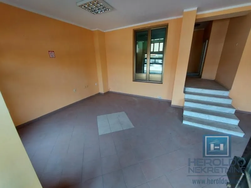 Rent, office space, 84m², Centar, Jagodina