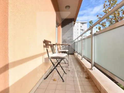 Izdavanje, jednosoban stan, 54m², City Kvart, Podgorica - image 9