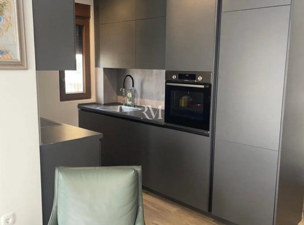 Prodaja, trosoban stan, 98m², Dobrota, Kotor