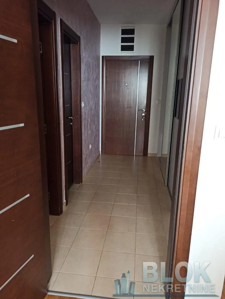 Izdavanje, dvosoban stan, 90m², Preko Morače, Podgorica