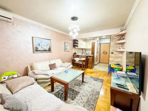 Izdavanje, dvosoban stan, 55m², Stari Aerodrom, Podgorica - image 3
