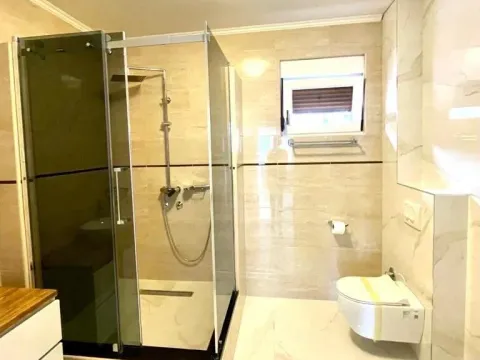 Prodaja, trosoban stan, 240m², Dobre Vode, Bar - image 7