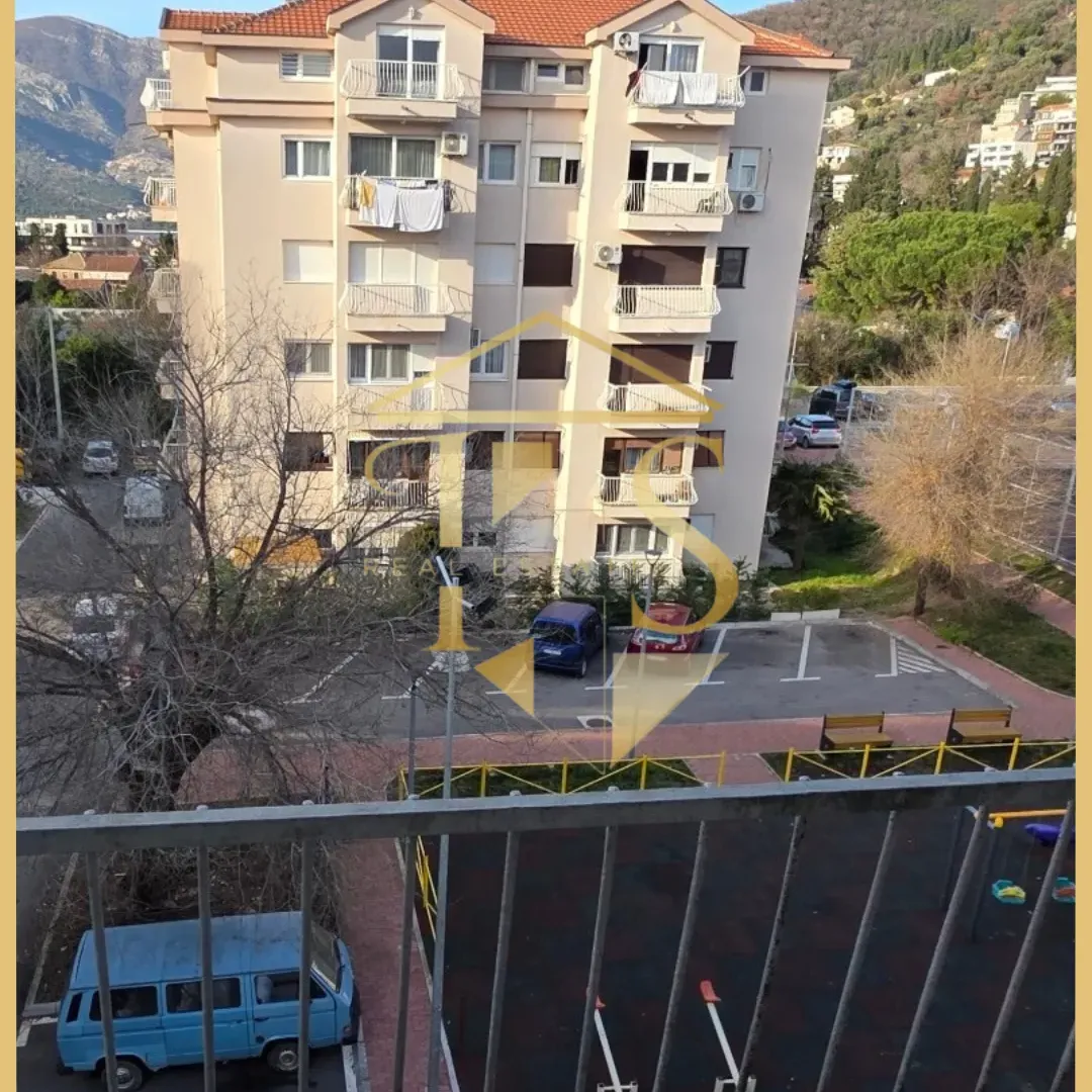 Izdavanje, trosoban stan, 120m², Seljanovo, Tivat