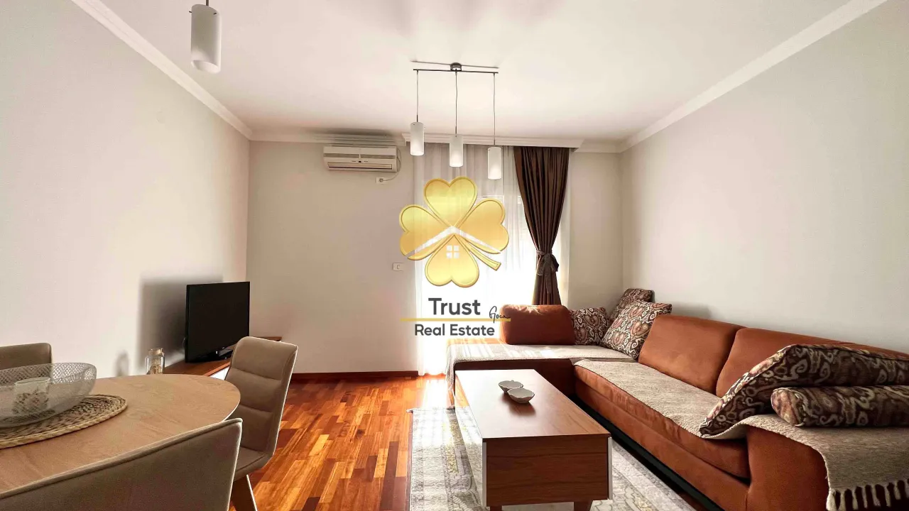 Izdavanje, jednosoban stan, 50m², City Kvart, Podgorica