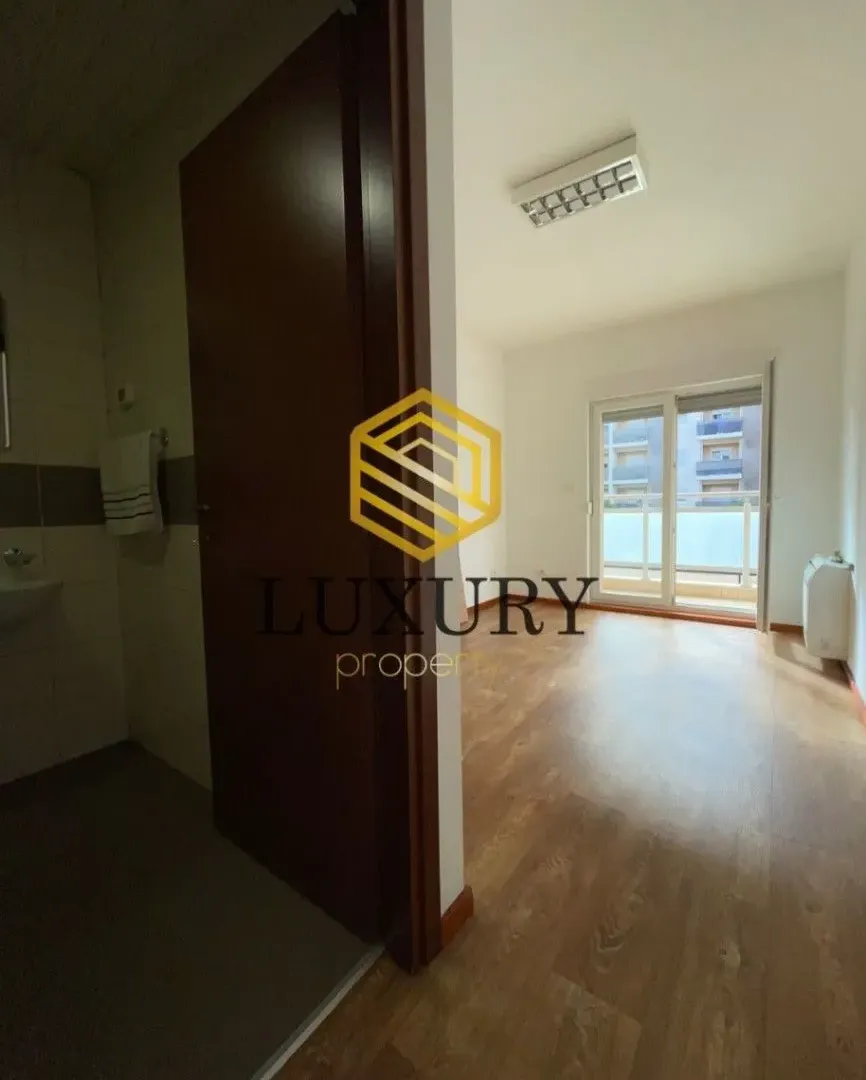 Rent, office space, 108m², City Kvart, Podgorica