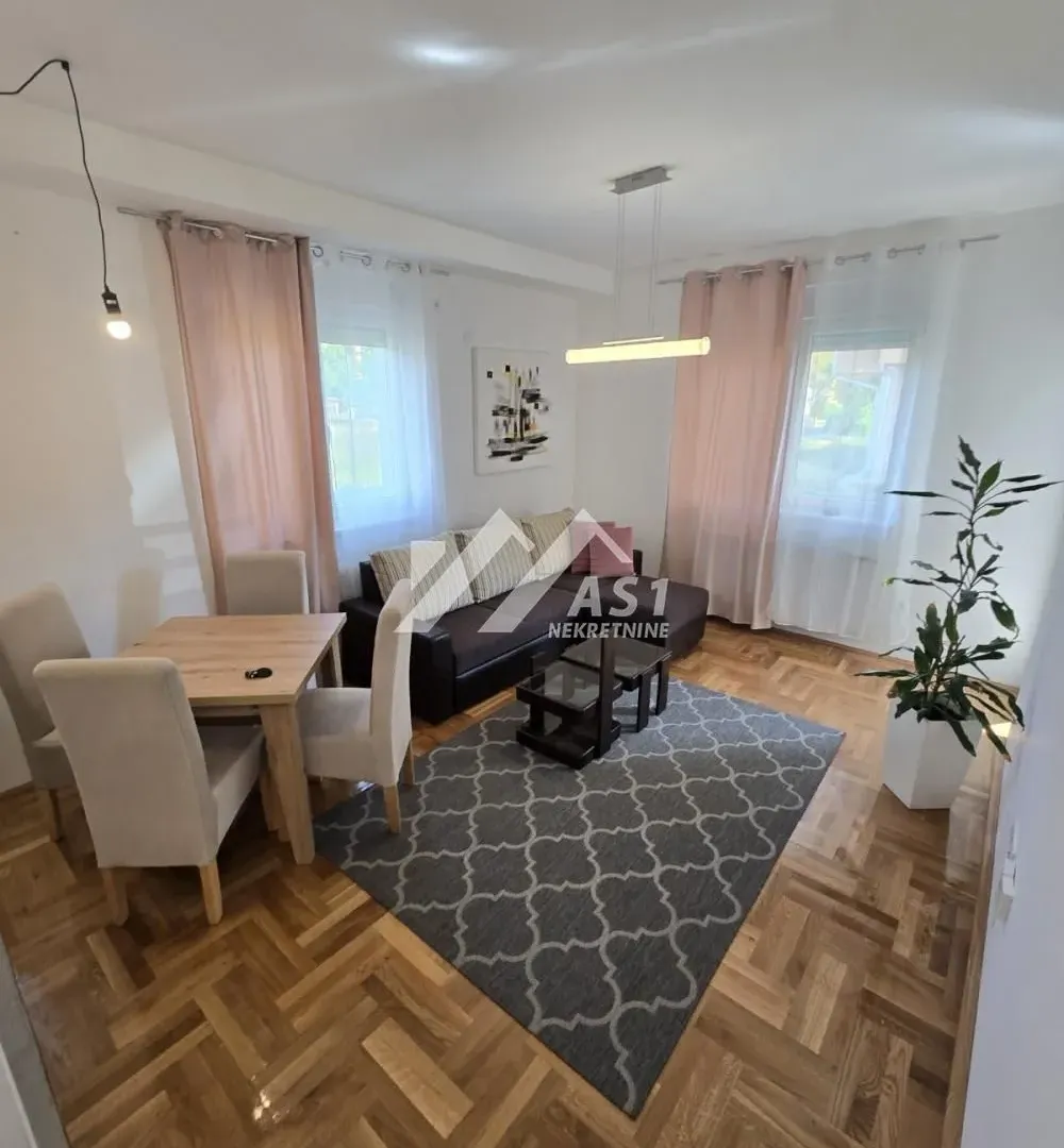 Prodaja, četvorosoban stan, 37m², Novi Sad Sve Podlokacije, Novi Sad