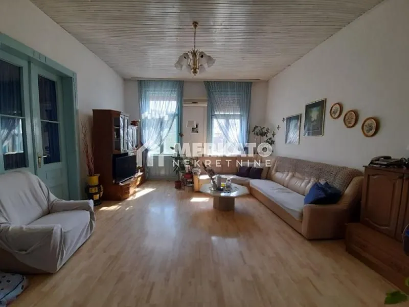 Prodaja, četvorosoban stan, 96m², Centar, Zrenjanin