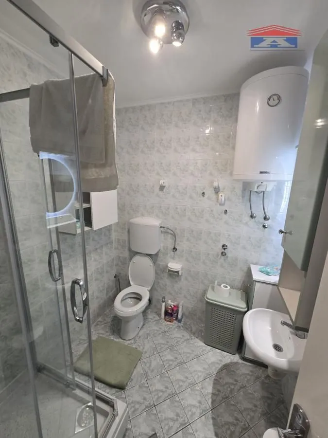Prodaja, trosoban stan, 75m², Grbavica, Novi Sad Sve Podlokacije