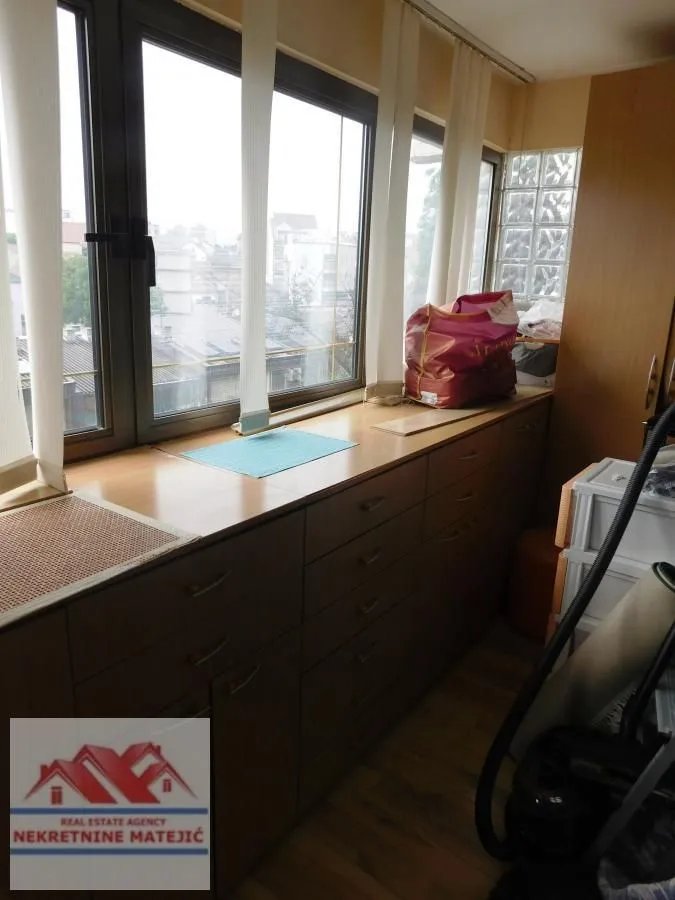 Prodaja, trosoban stan, 71m², Veliki park, Kragujevac