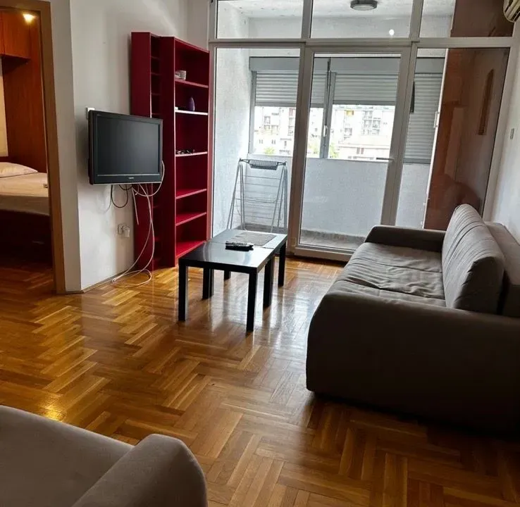 Rent, one bedroom apartment, 51m², Krivi Most, Podgorica