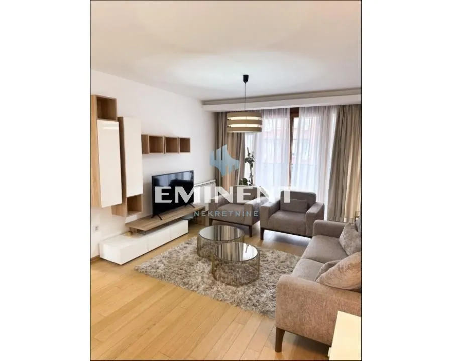 Izdavanje, stan, 75m², Vračar Sve Podlokacije, Beograd