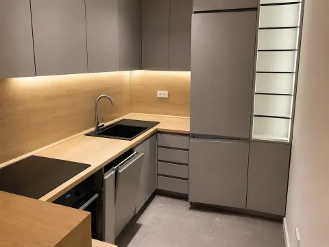 Izdavanje, dvosoban stan, 120m², Centar, Podgorica - image 6