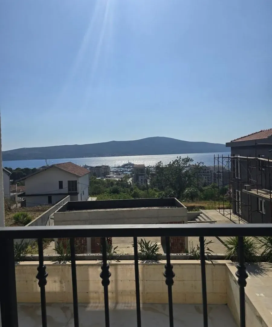 Prodaja, dvosoban stan, 61m², Tivat, Crna Gora