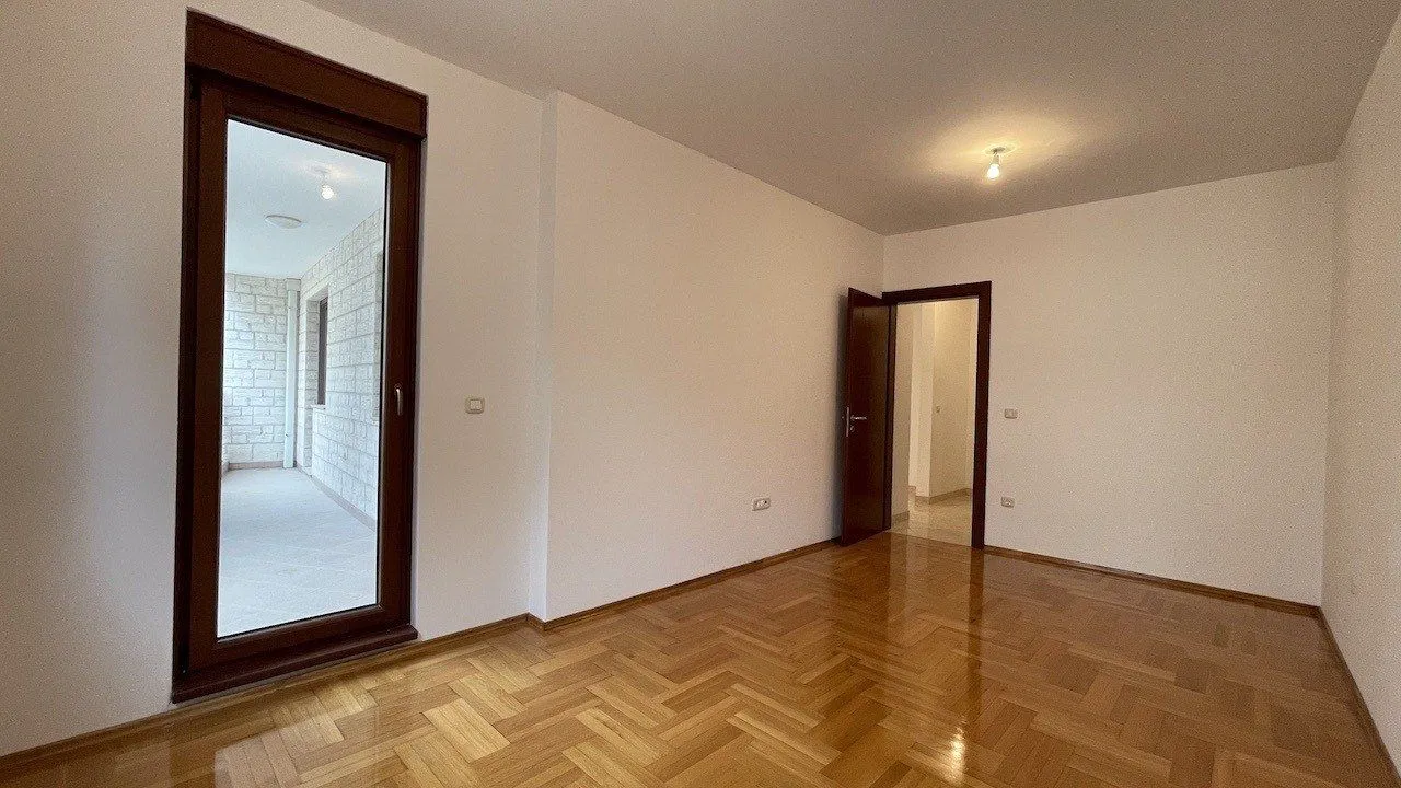 Prodaja, dvosoban stan, 99m², Kamenovo, Budva