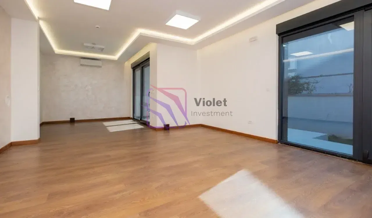 Izdavanje, kuća, 160m², Dalmatinska ulica, Podgorica