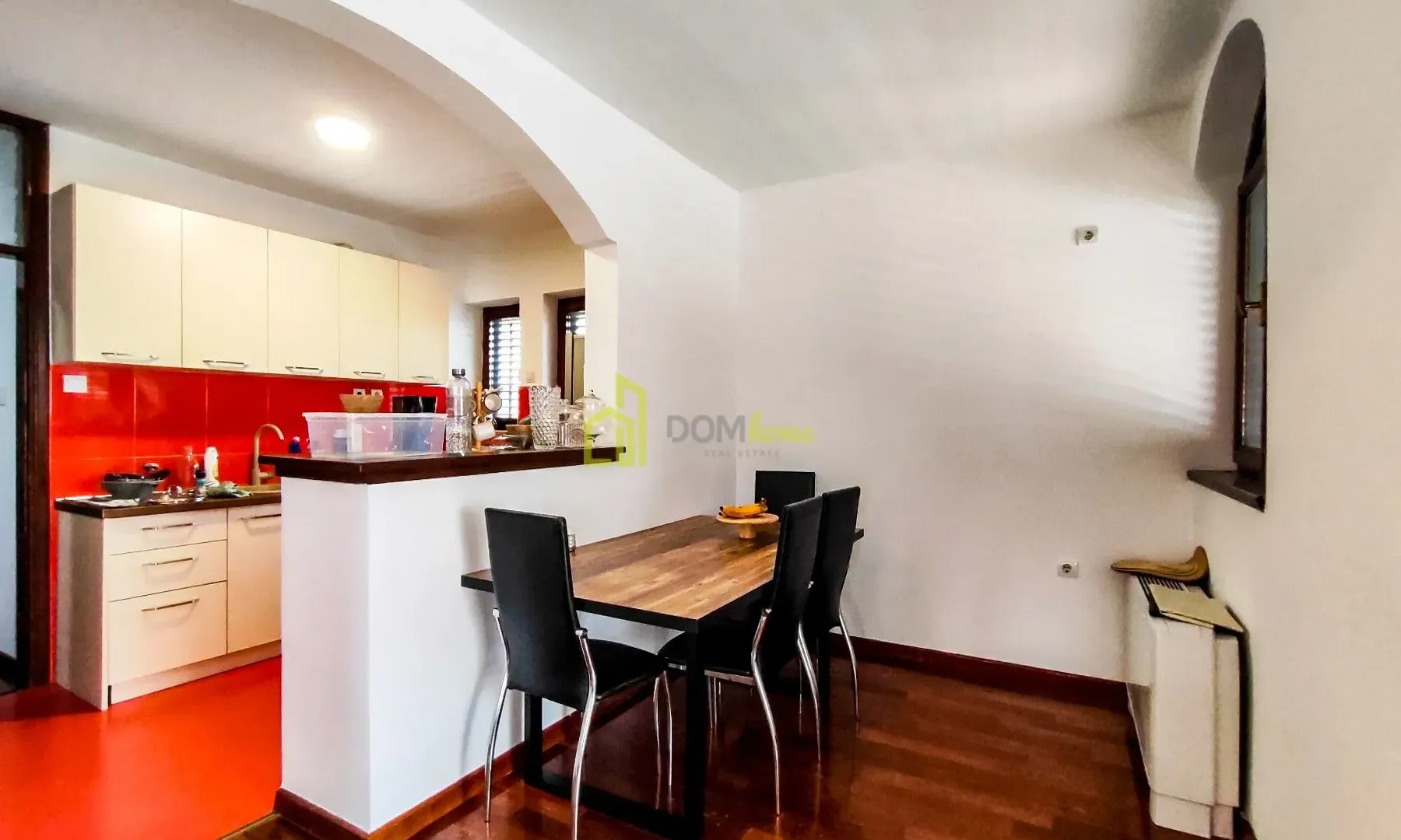 Sale, house, 340m², Tološi, Podgorica