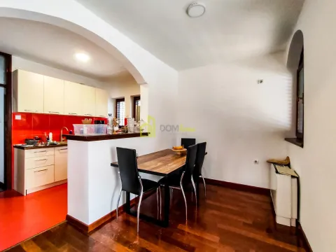 Prodaja, kuća, 340m², Tološi, Podgorica - image 24