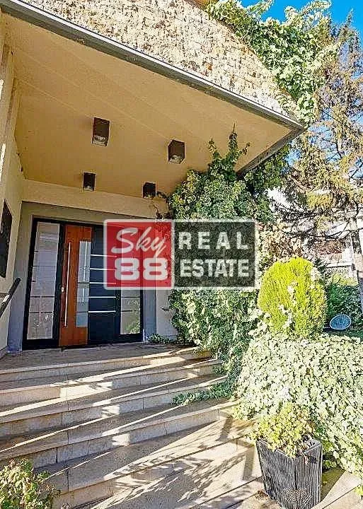 Sale, house, 400m², Čukarica, Beograd