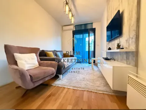 Izdavanje, jednosoban stan, 59m², Vezirov Most, Podgorica - image 1