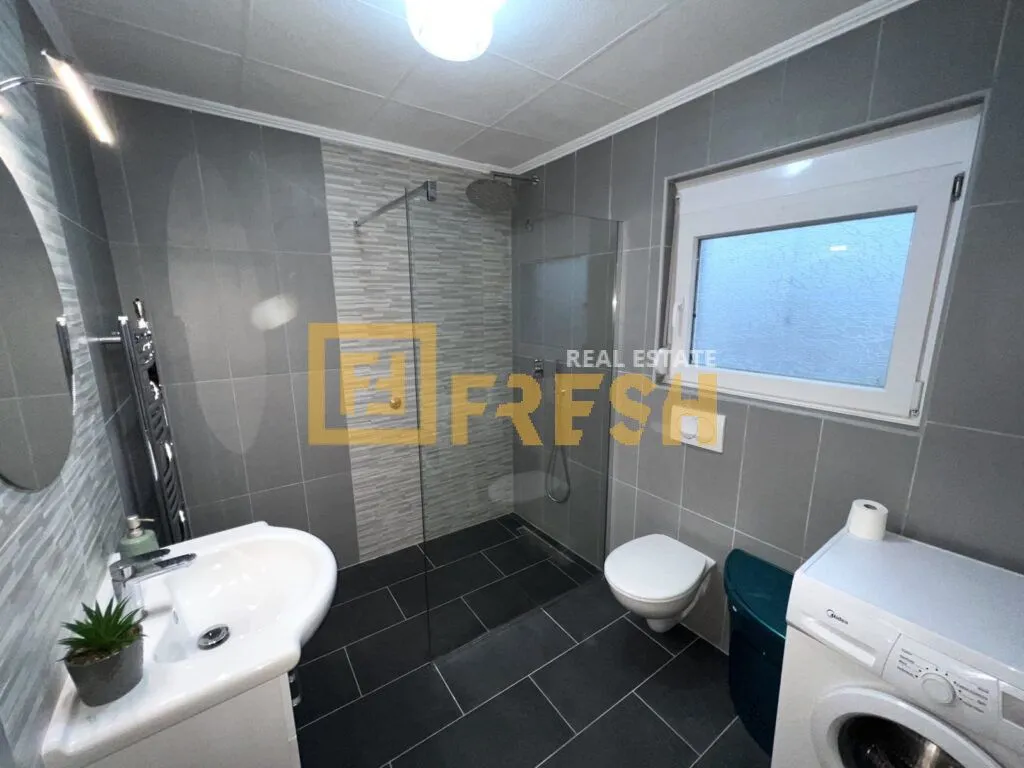 Izdavanje, trosoban stan, 100m², Zabjelo, Podgorica