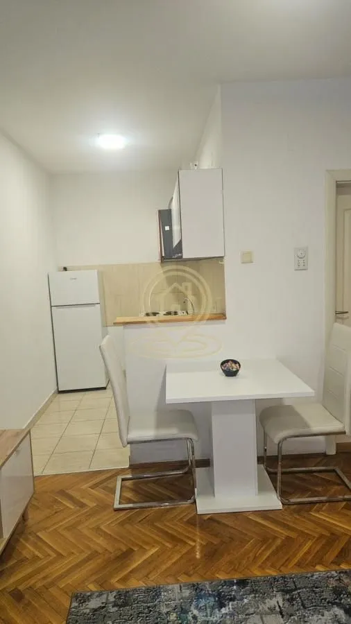 Izdavanje, jednosoban stan, 33m², Grbavica, Novi Sad Sve Podlokacije