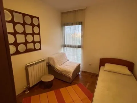 Izdavanje, jednosoban stan, 35m², Krivi Most, Podgorica - image 5