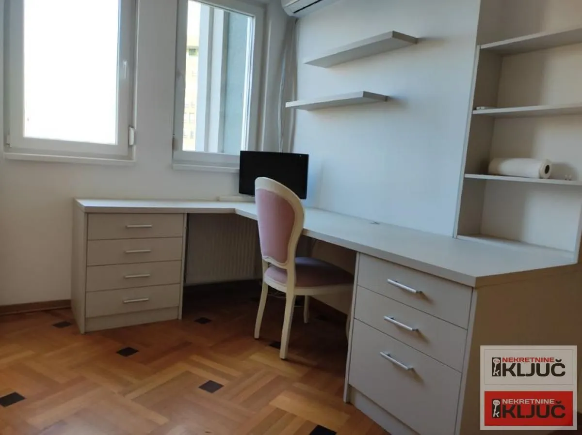 Prodaja, četvorosoban stan, 91m², Bulevar Evrope, Novi Sad Sve Podlokacije