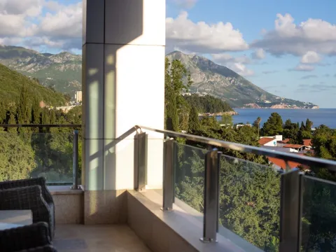 Izdavanje, dvosoban stan, 109m², Budva, Crna Gora - image 13