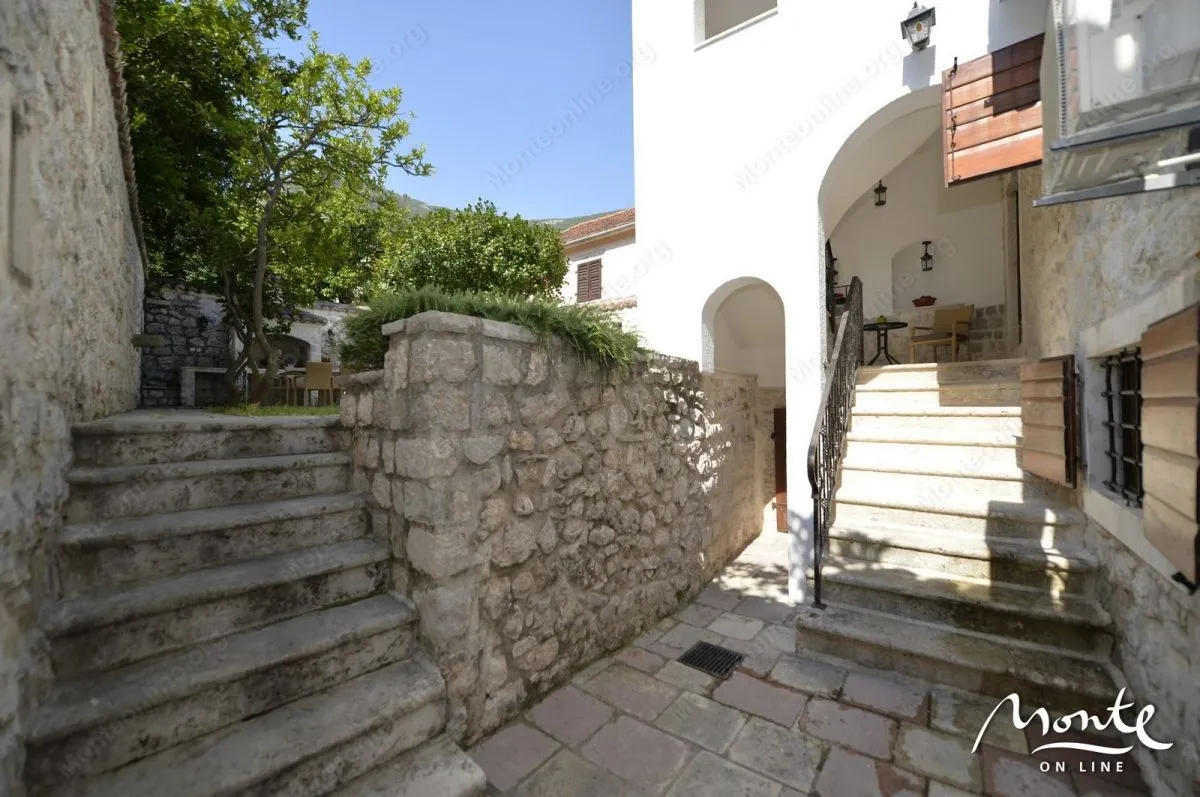 Sale, house, 222m², Prčanj, Kotor