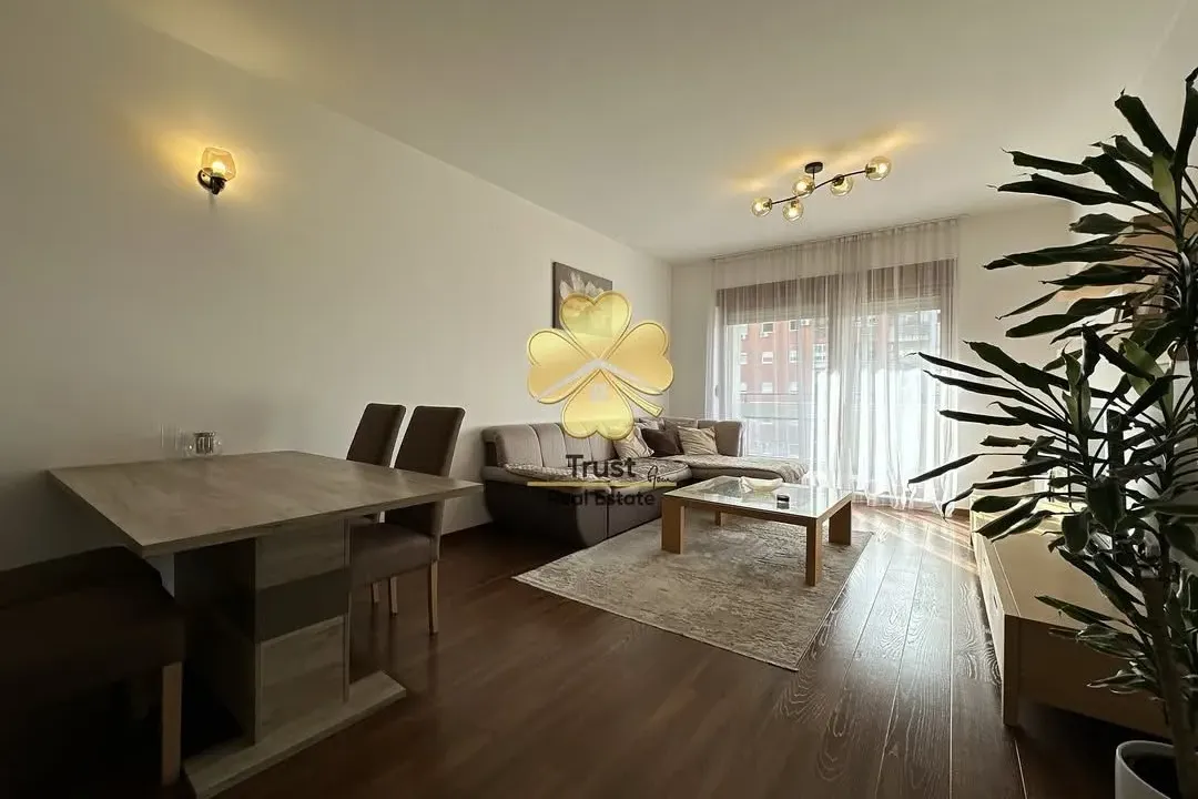 Izdavanje, dvosoban stan, 75m², Master Kvart, Podgorica