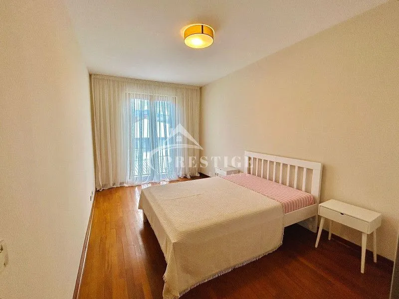 Rent, four bedroom apartment, 200m², Gorica C, Podgorica
