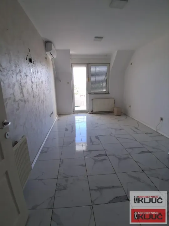 Rent, four bedroom apartment, 94m², Nova Detelinara, Novi Sad Sve Podlokacije