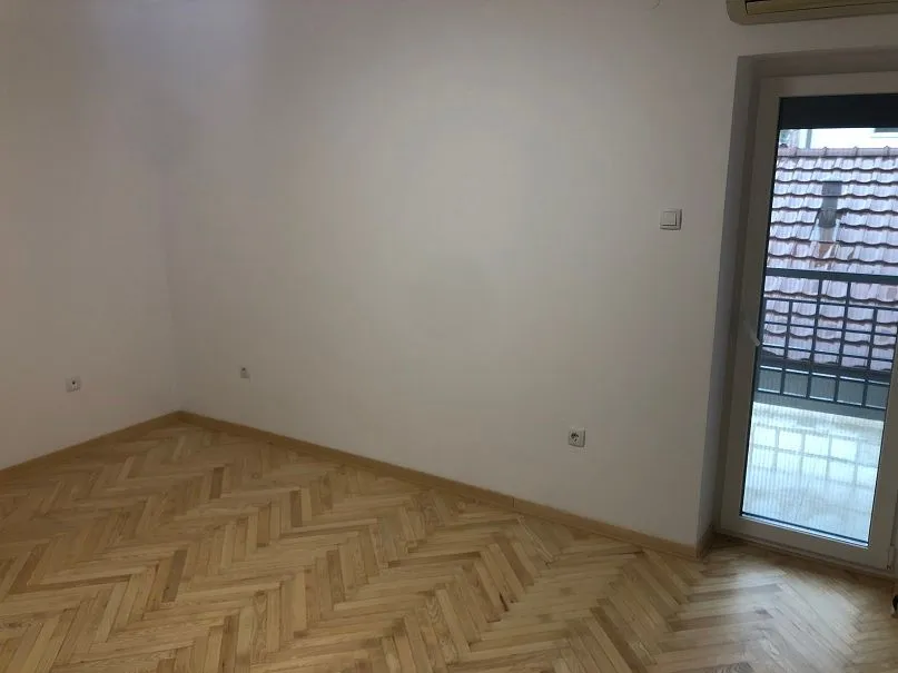 Izdavanje, kuća, 205m², Batajnica, Beograd