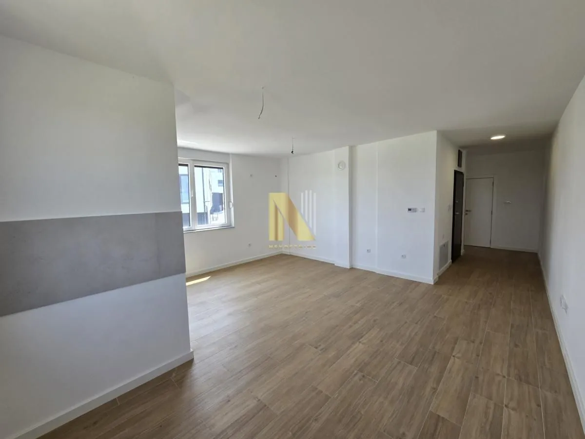 Prodaja, četvorosoban stan, 72m², Karagača, Petrovaradin