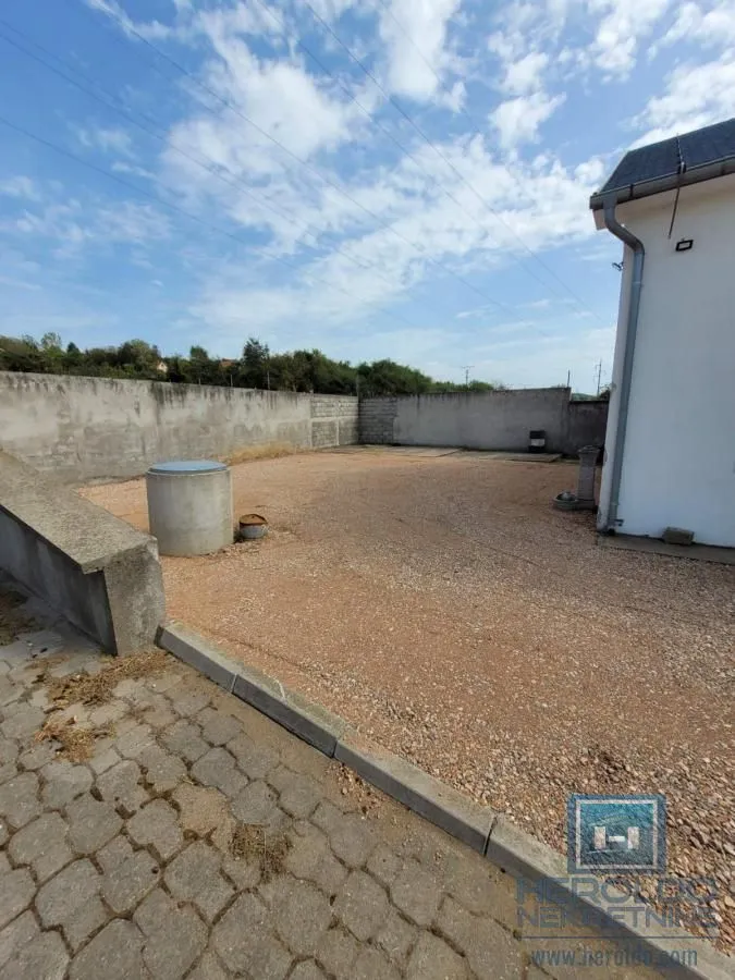 Izdavanje, poslovni prostor, 154m², Paraćin, Srbija
