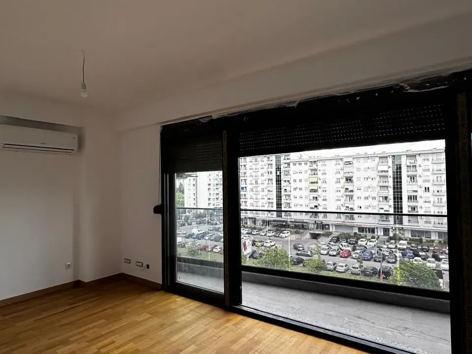 Prodaja, dvosoban stan, 90m², Pobrežje, Podgorica