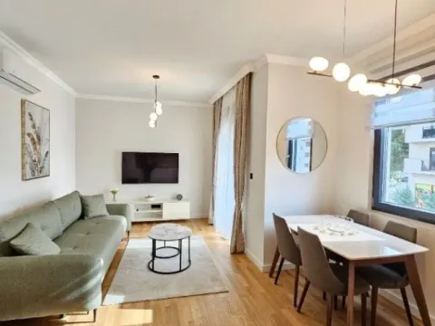 Izdavanje, dvosoban stan, 65m², Zabjelo, Podgorica