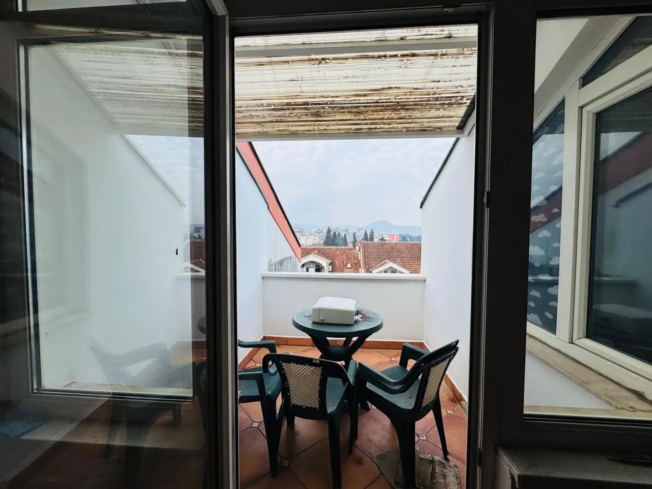 Izdavanje, poslovni prostor, 200m², Gintaš, Podgorica