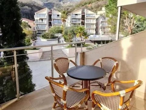 Prodaja, dvosoban stan, 75m², Pržno, Budva