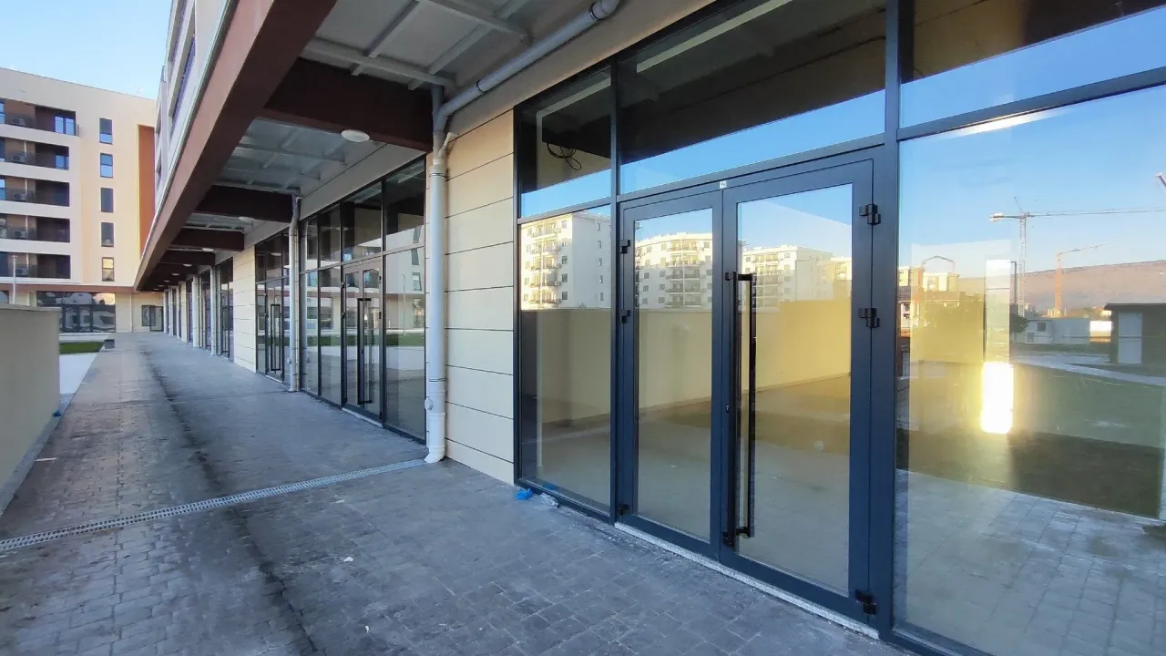 Izdavanje, poslovni prostor, 150m², City Kvart, Podgorica