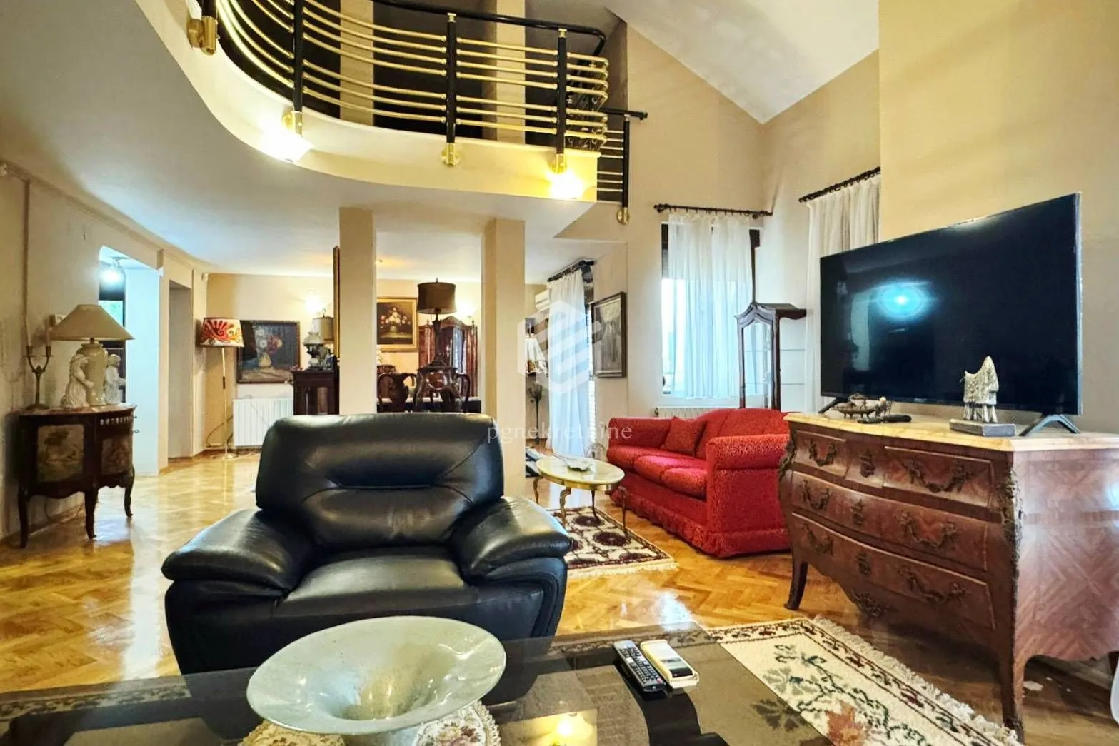 Rent, house, 280m², Gorica C, Podgorica