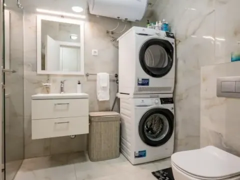 Prodaja, dvosoban stan, 63m², Centar, Tivat - image 14