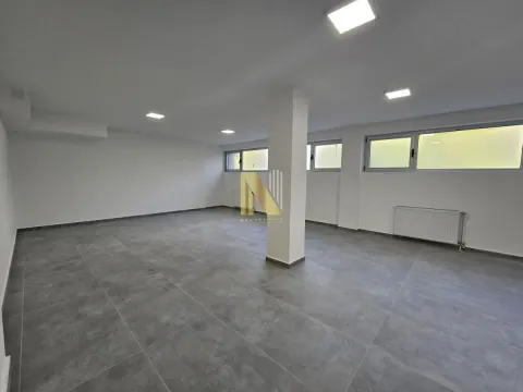 Izdavanje, poslovni prostor, 350m², Bulevar patrijarha Pavla, Novi Sad Sve Podlokacije - image 11