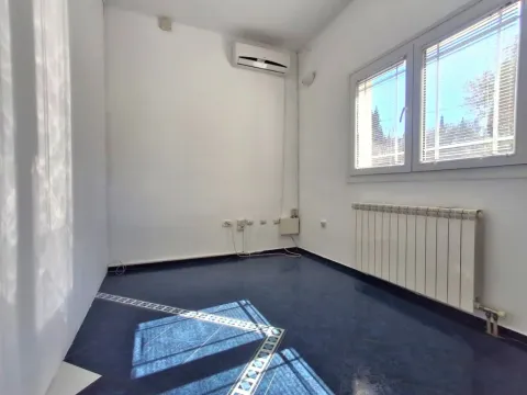 Rent, office space, 260m², Stara Varoš, Podgorica - image 7
