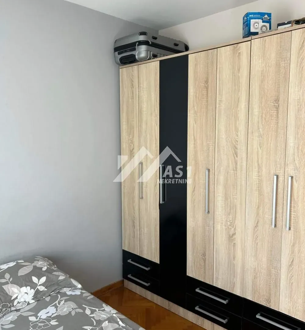 Izdavanje, trosoban stan, 72m², Grbavica, Novi Sad Sve Podlokacije