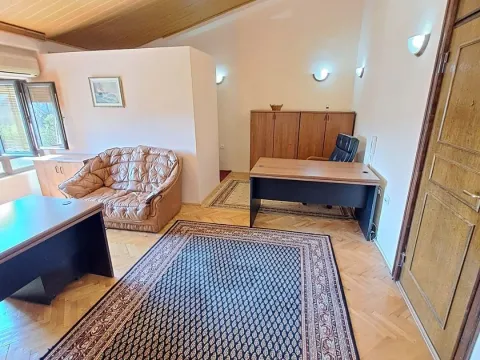 Rent, office space, 60m², Stari Aerodrom, Podgorica - image 7