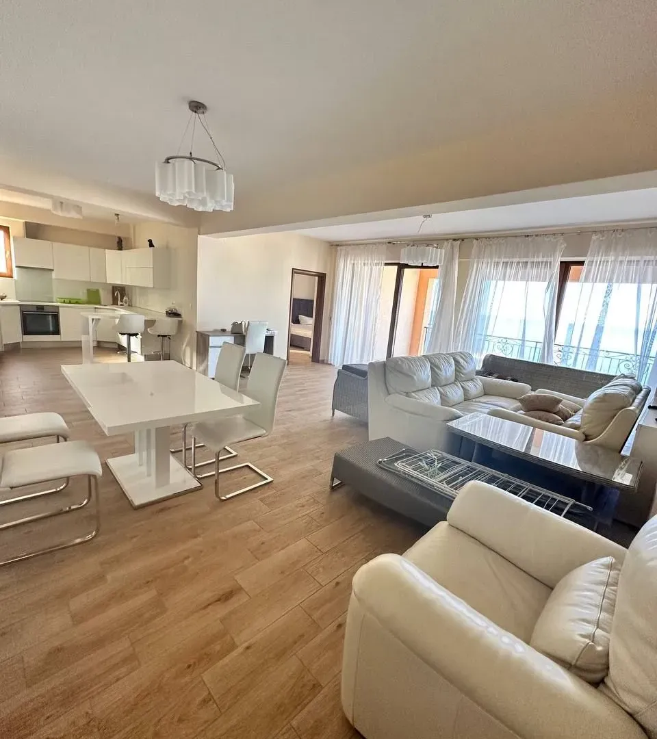 Prodaja, četvorosoban stan, 176m², Dobra Voda, Budva