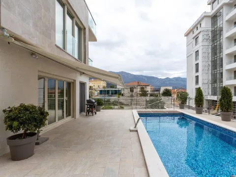 Sale, house, 400m², Bečići, Budva - image 4