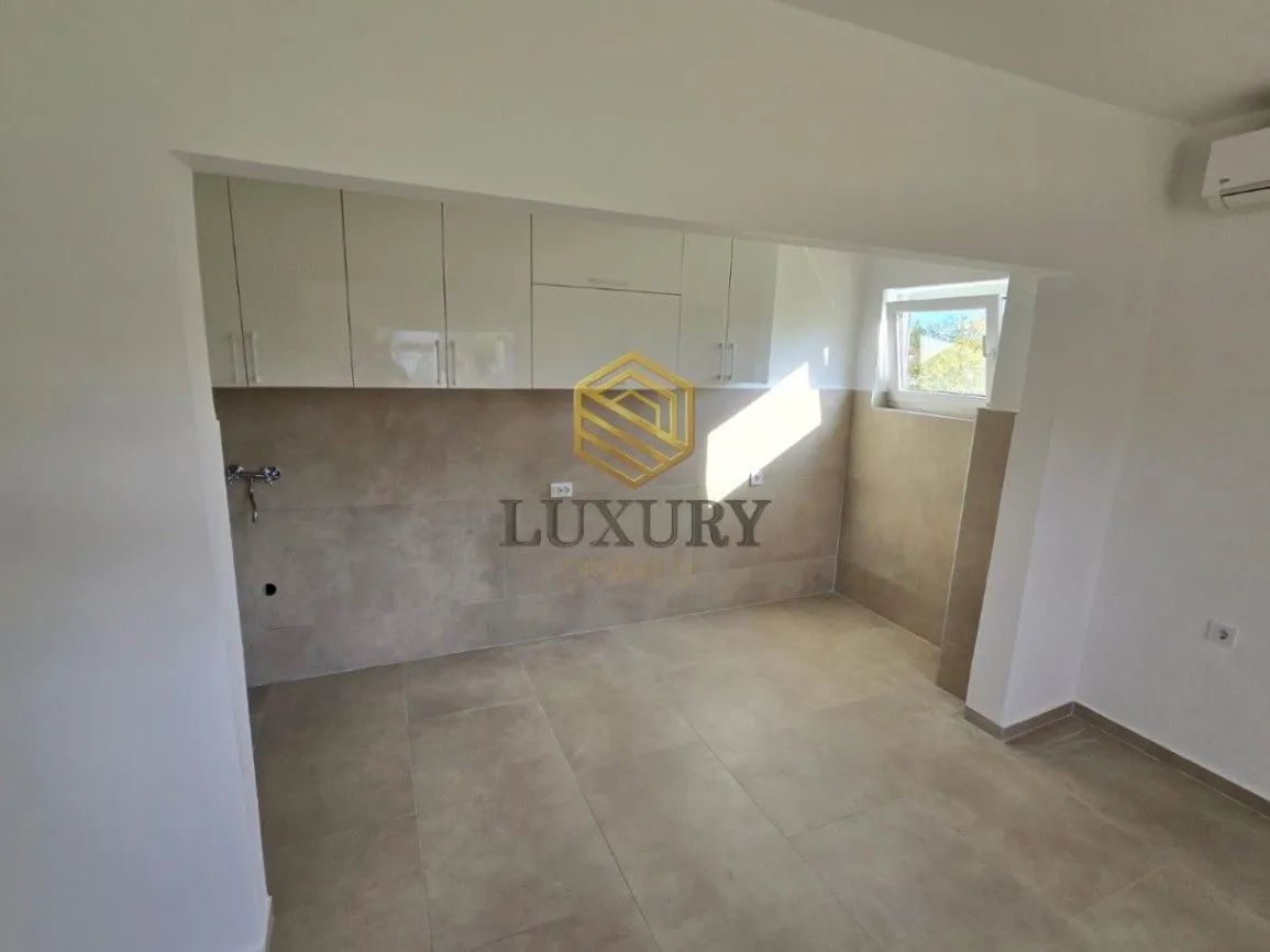 Izdavanje, kuća, 75m², Gornja Gorica, Podgorica